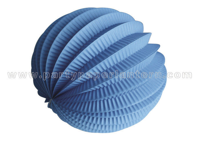 Single Color Green and Red Paper Accordion Balls / Lantern Round For Party Decoration